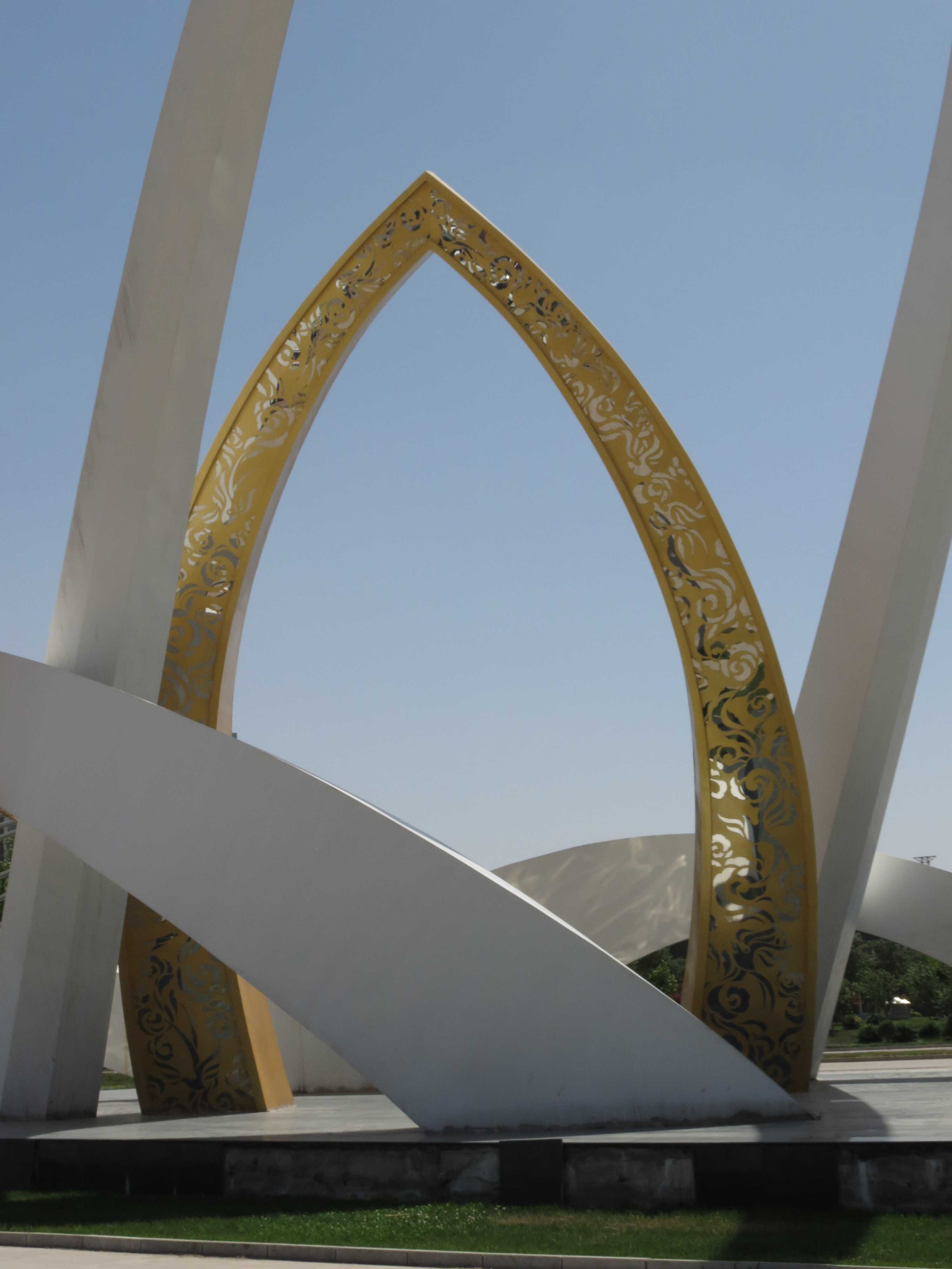 大型不銹鋼雕塑，機(jī)場(chǎng)不銹鋼雕塑，廣場(chǎng)景觀雕塑