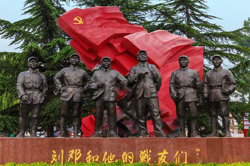 革命人物雕塑，劉鄧和他的戰(zhàn)友們雕像